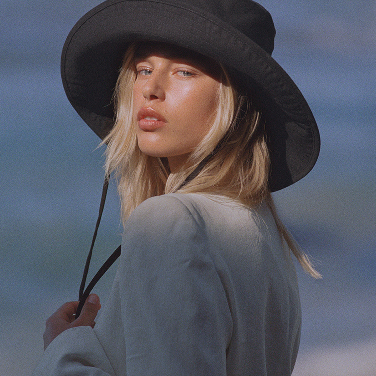 4714 Wide-Brimmed Cotton Canvas Holiday Bucket Hat Small-Medium, Athens Lack of Color Women main image 4