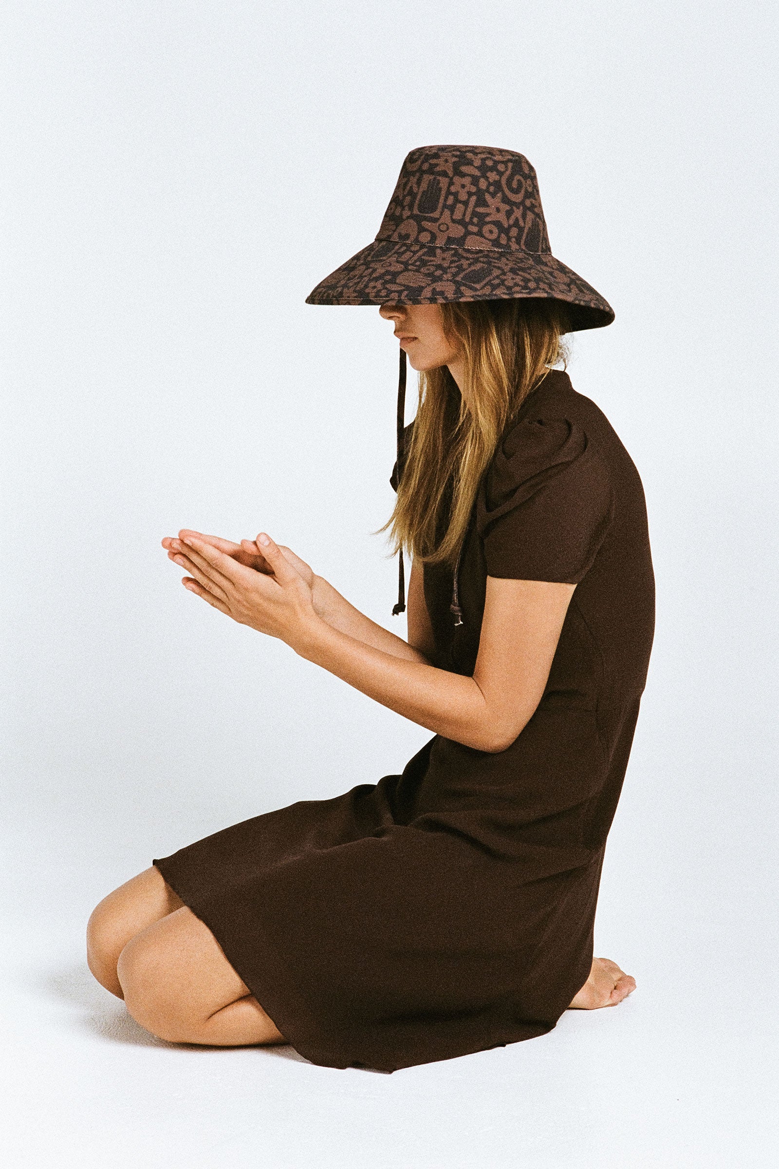 Holiday Bucket - Cotton Bucket Hat in Brown | Lack of Color US