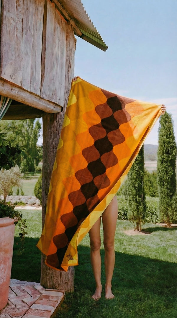 Retro Wave Towel - Pecan