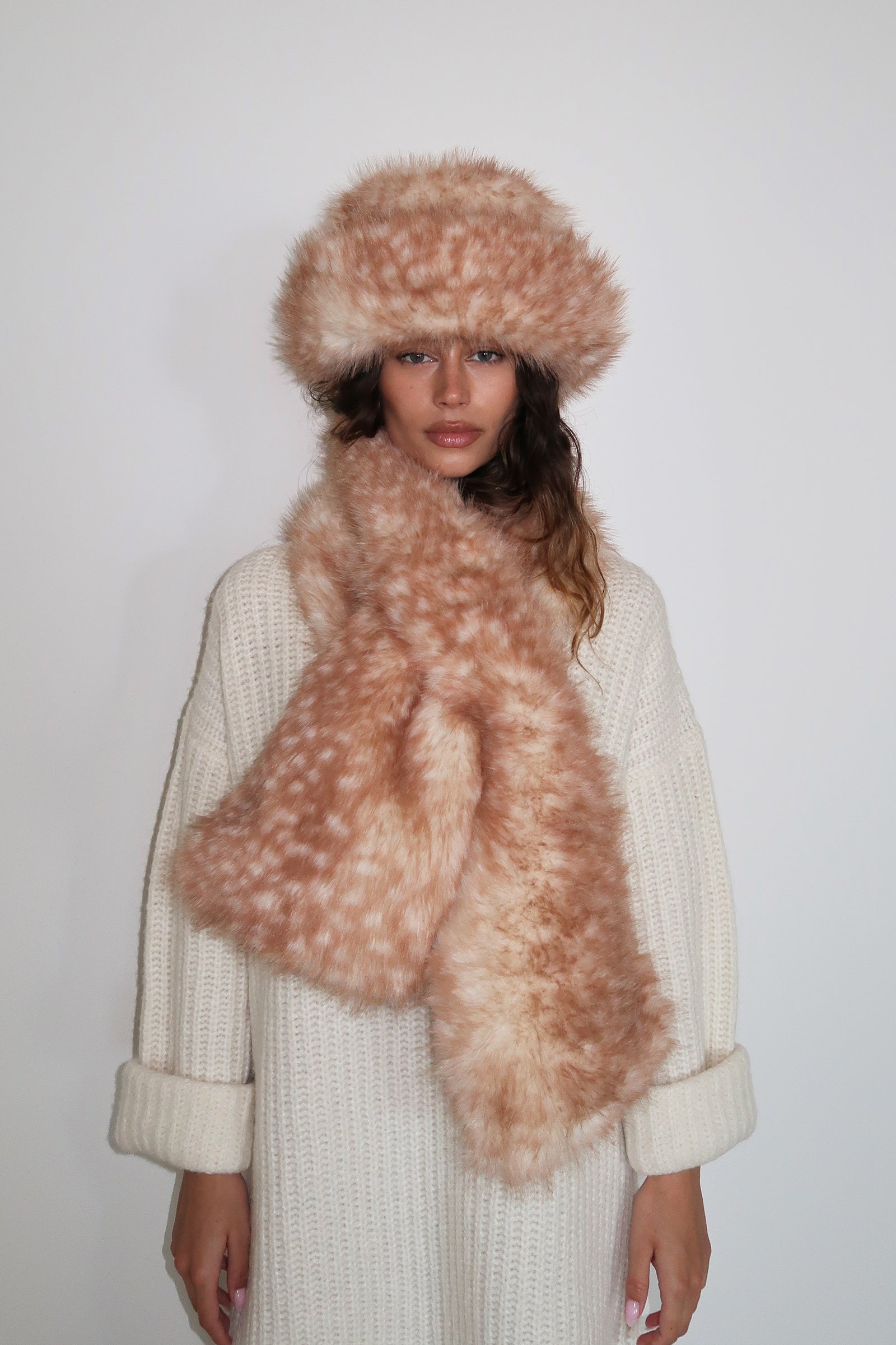 Snuggle Scarf - in Light Brown | Lack of Color [US]